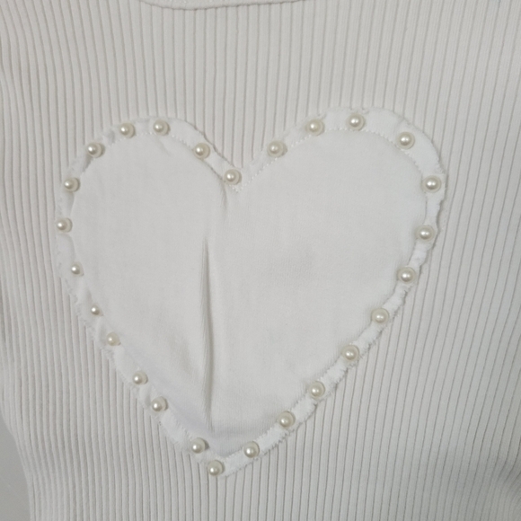 Zara Girls 9-10 White Short Sleeve Ribbed Shirt Heart Applique Pearl Accent Tee - Picture 2 of 5